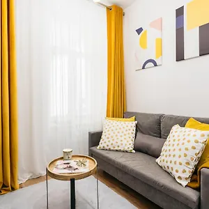 https://apartament-orzeszkowa-by-loft-affair.krakowhotelspoland.com